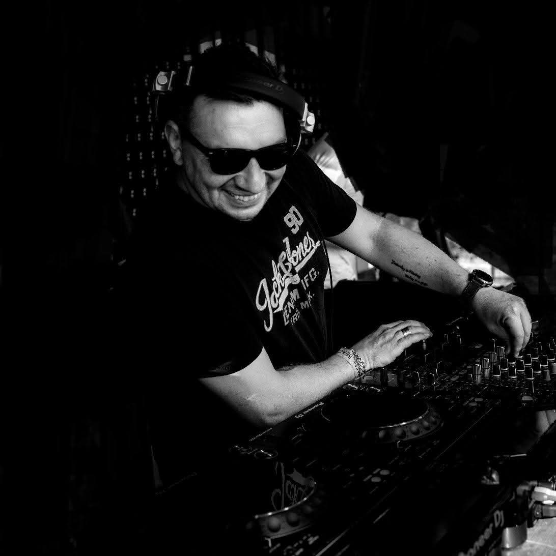 NERVOU5 DJing in black and white